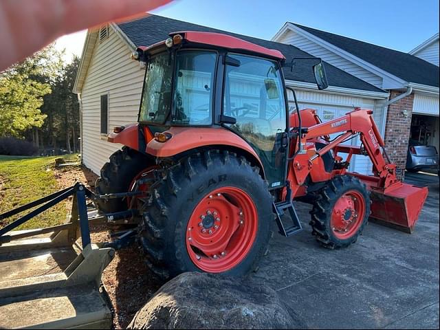 Image of Kubota M7060 equipment image 1