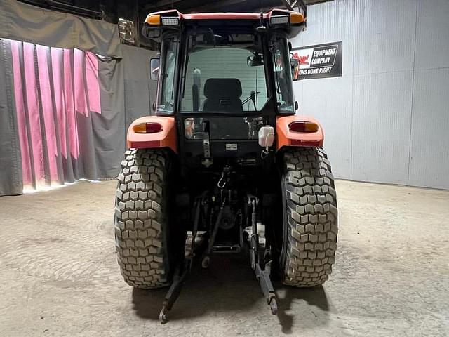 Image of Kubota M7060 equipment image 3