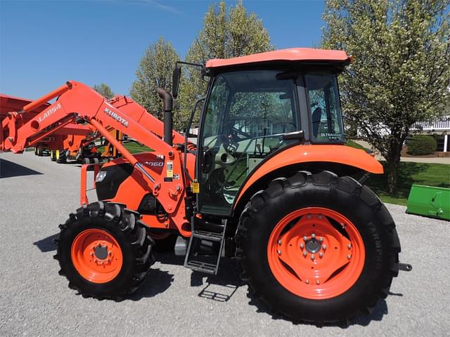 Image of Kubota M7060 equipment image 1