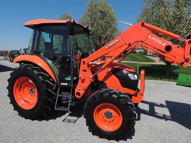 Image of Kubota M7060 equipment image 3