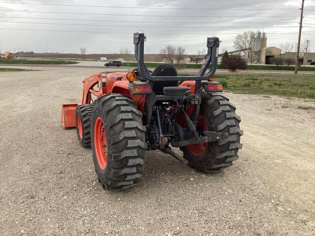 Image of Kubota MX5200 equipment image 2