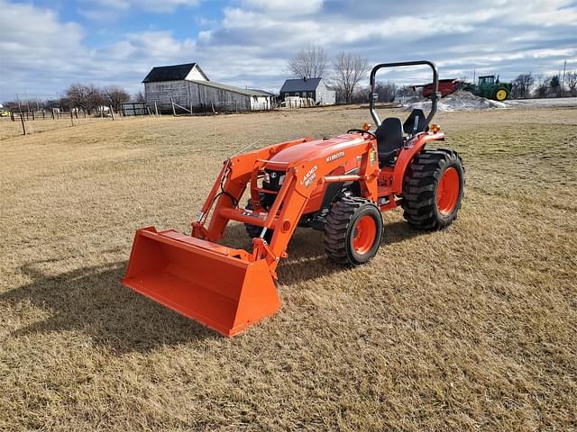 Image of Kubota MX5200HST equipment image 1