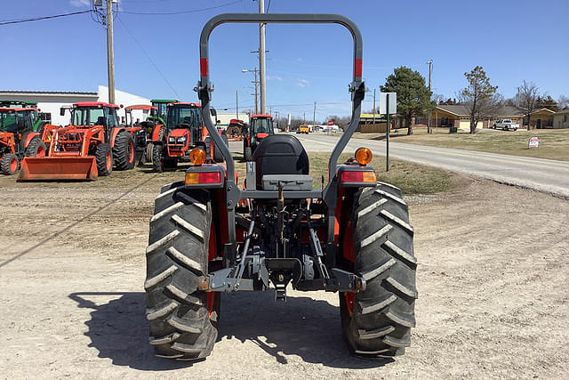 Image of Kubota MX5800 equipment image 2