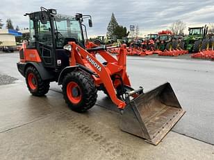 Main image Kubota R530 4