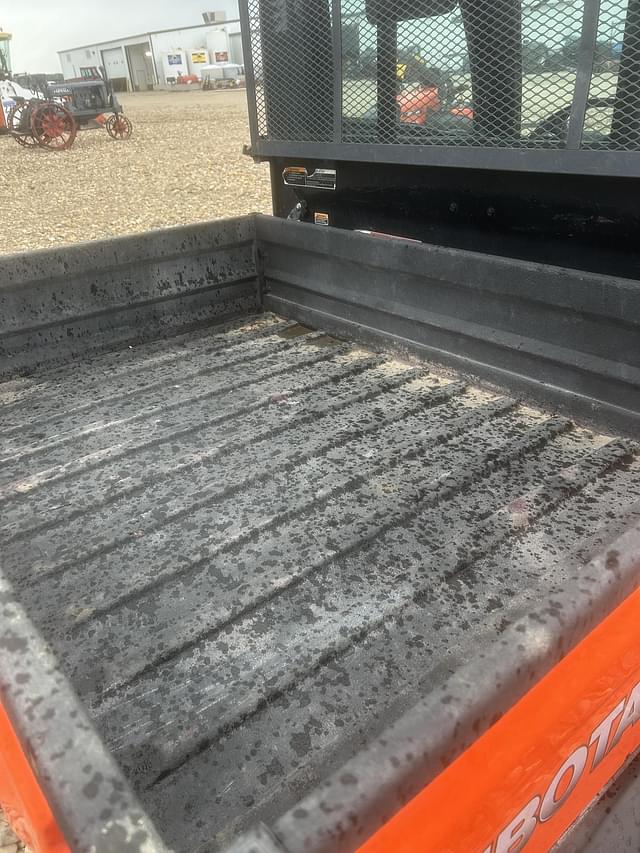 Image of Kubota RTV-X1100C equipment image 2