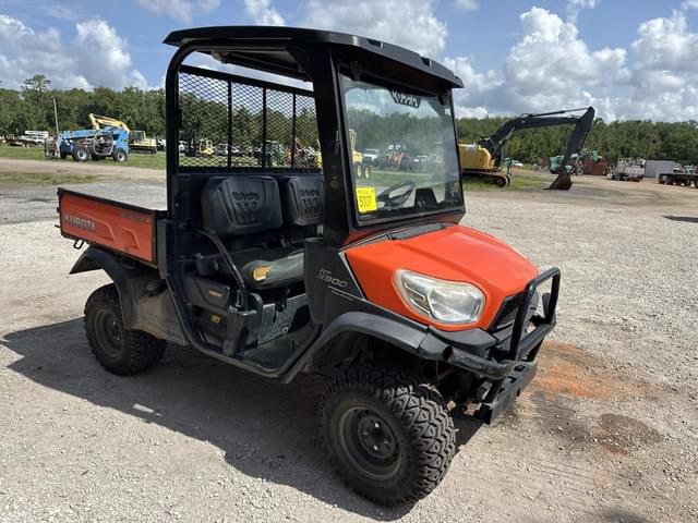 Image of Kubota RTVX900 equipment image 3