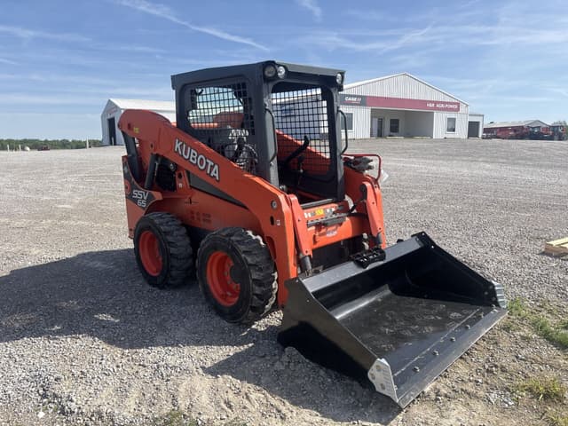 Image of Kubota SSV65 equipment image 1