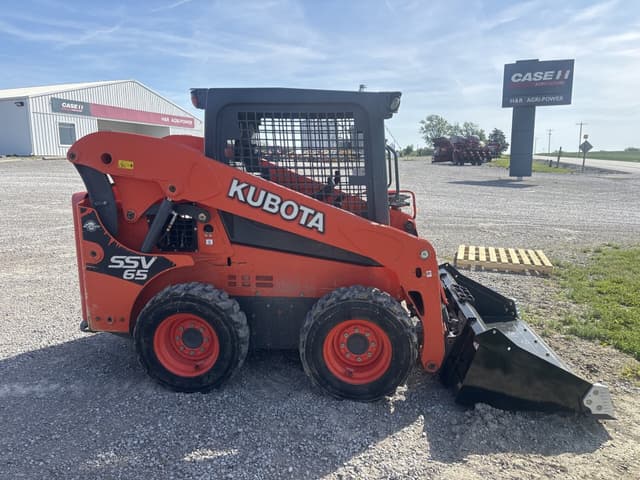 Image of Kubota SSV65 equipment image 2