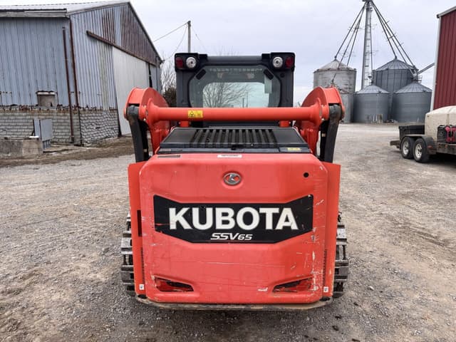 Image of Kubota SSV65 equipment image 3