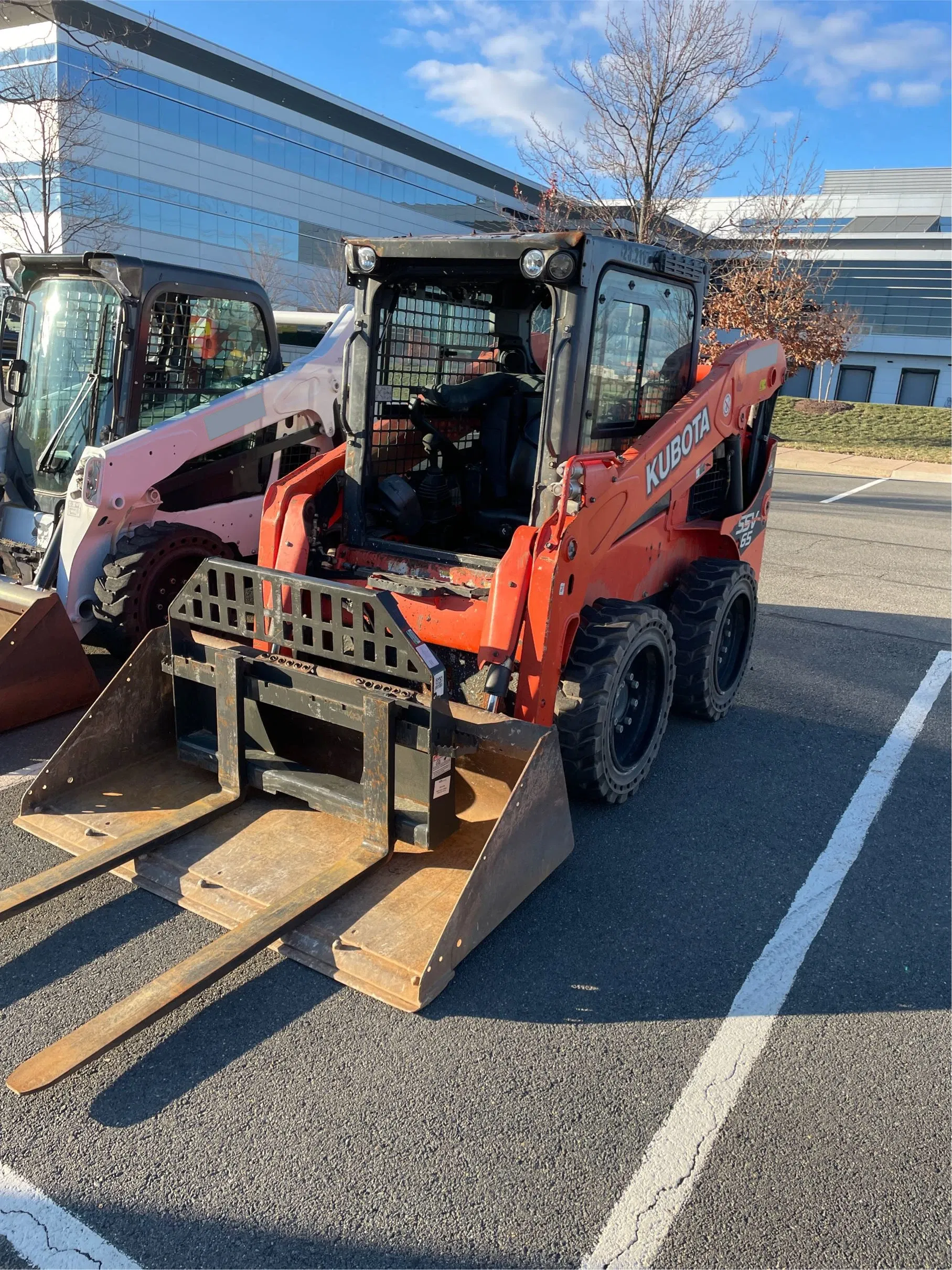 2017 Kubota SSV65 Equipment Image0