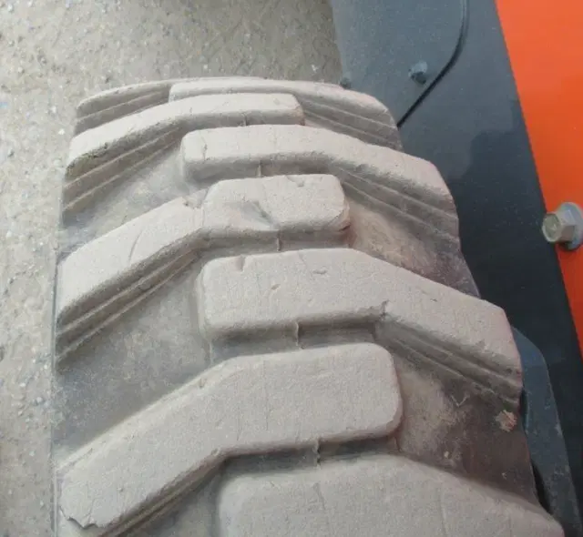 Image of Kubota SSV65 equipment image 4