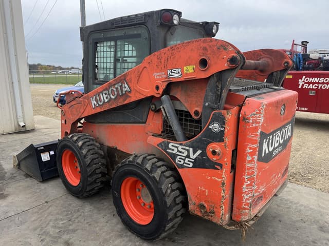 Image of Kubota SSV65 equipment image 2