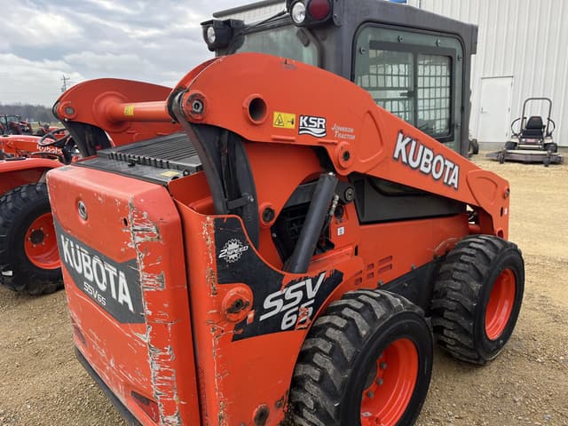 Image of Kubota SSV65PHRC equipment image 2
