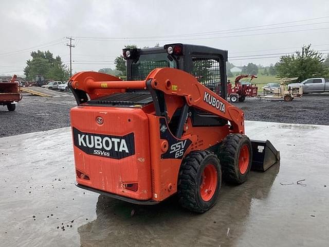 Image of Kubota SSV65 equipment image 3