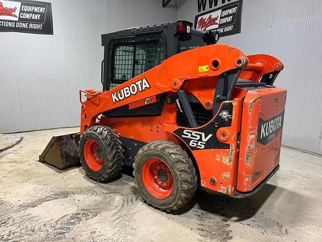 Image of Kubota SSV65 equipment image 2