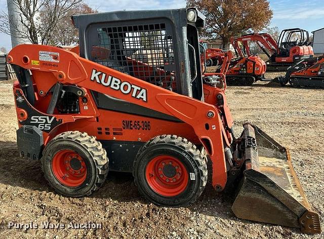 Image of Kubota SSV65 equipment image 3