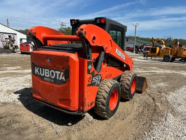 Image of Kubota SSV75 equipment image 3