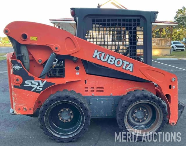 Image of Kubota SSV75 equipment image 3