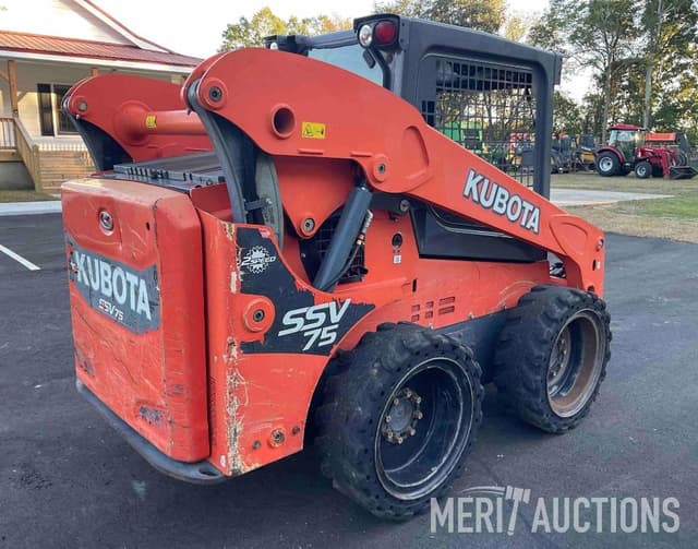 Image of Kubota SSV75 equipment image 4