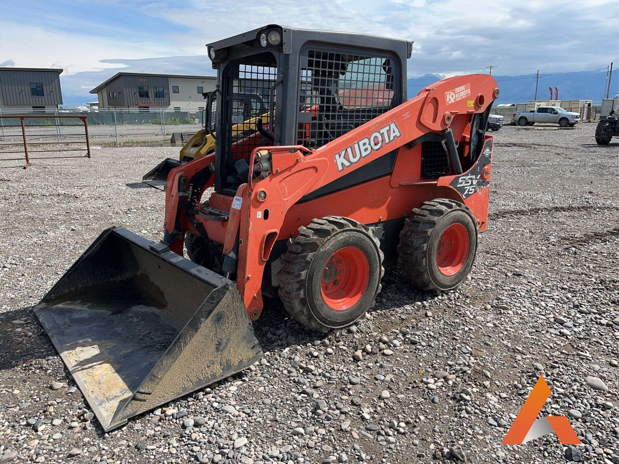 2017 Kubota SSV75 Equipment Image0