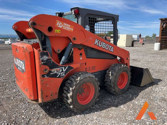 Image of Kubota SSV75 equipment image 4