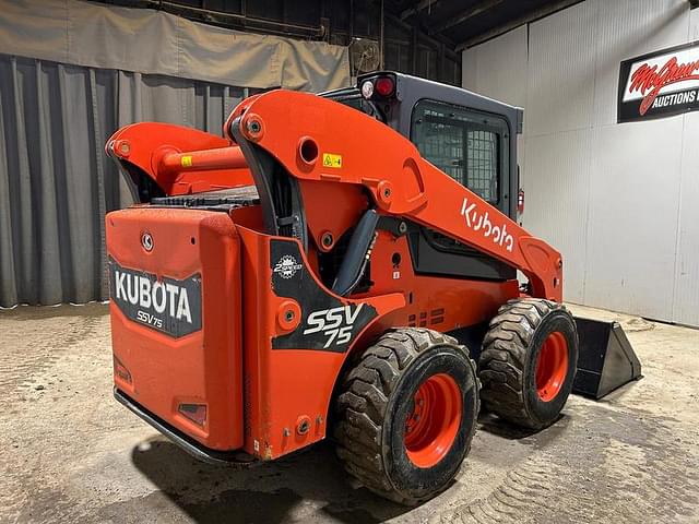 Image of Kubota SSV75 equipment image 4