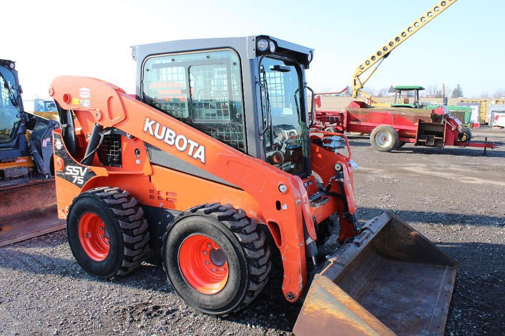 Tractor Zoom 2017 Kubota SSV75