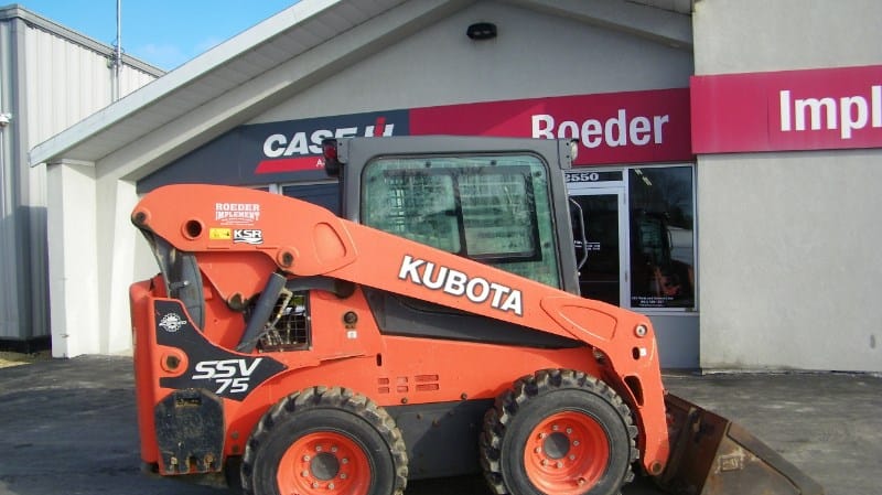 2017 Kubota SSV75 Equipment Image0