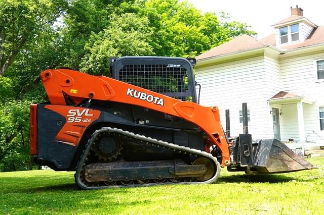 Image of Kubota SVL95-2S equipment image 2