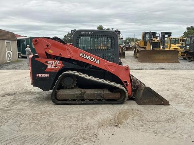 Image of Kubota SVL95-2 equipment image 4