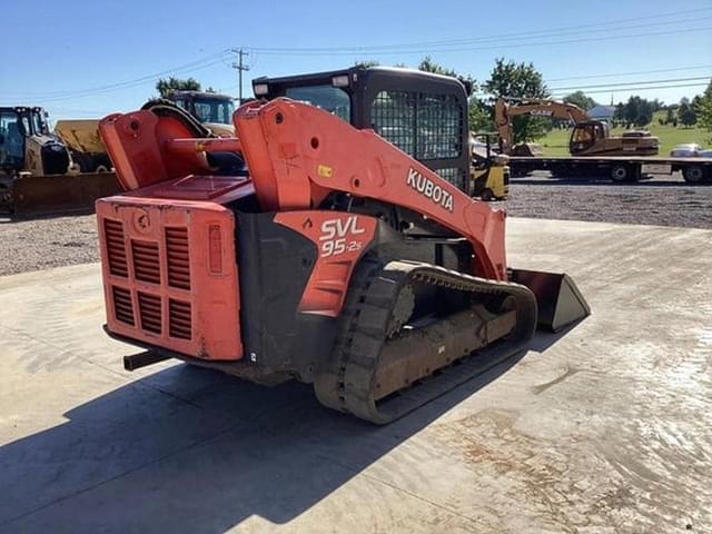 Image of Kubota SVL95-2 equipment image 3