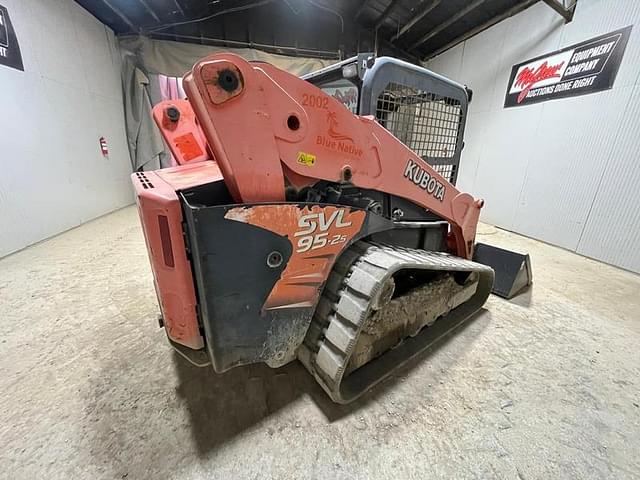Image of Kubota SVL95-2 equipment image 4