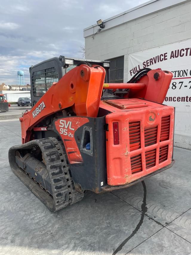 Image of Kubota SVL95-2S equipment image 2
