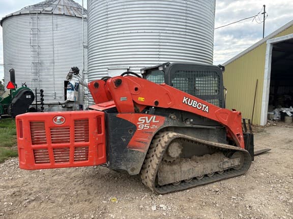 Image of Kubota SVL95 equipment image 4