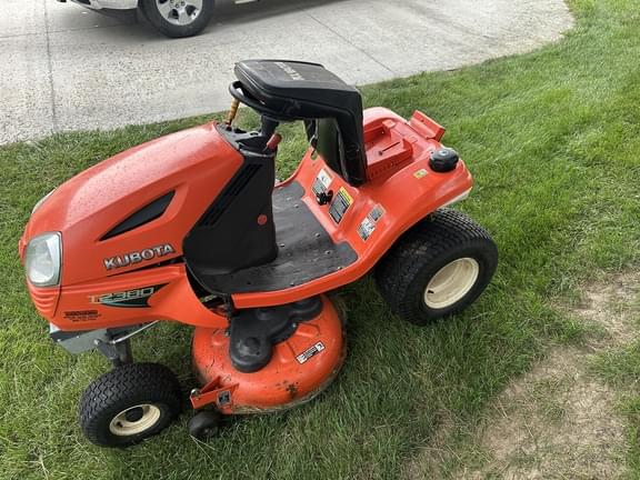 Image of Kubota T2380 equipment image 4