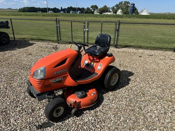 Image of Kubota T2380 equipment image 3