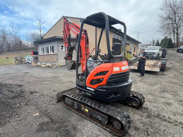 Image of Kubota U25 equipment image 1