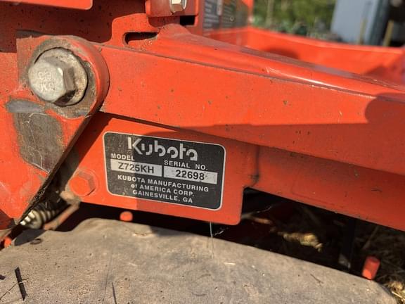 Image of Kubota Z725 equipment image 4