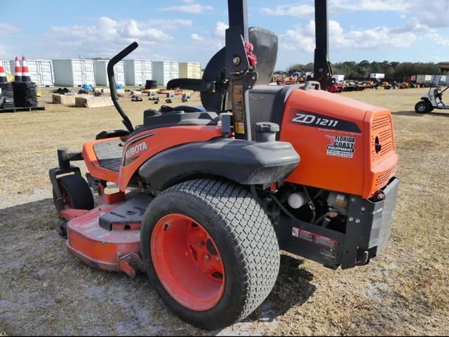 Image of Kubota ZD1211 equipment image 2