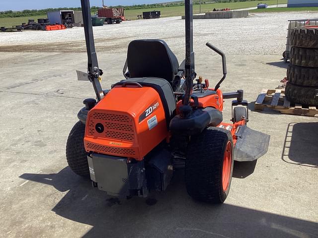 Image of Kubota ZD1211-60 equipment image 2