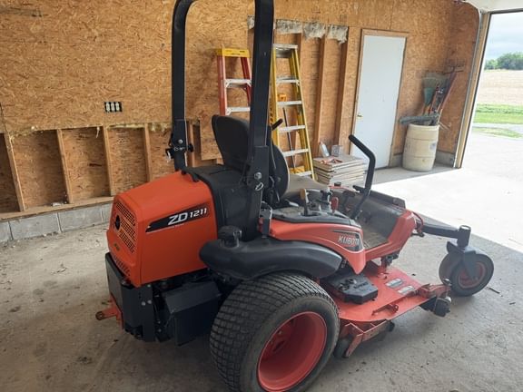 2017 Kubota ZD1211 Equipment Image0