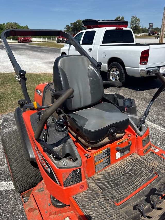 Image of Kubota ZD1211 equipment image 1
