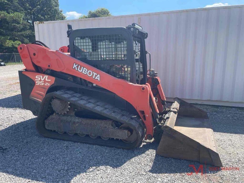2017 Kubota SVL95-2S Equipment Image0