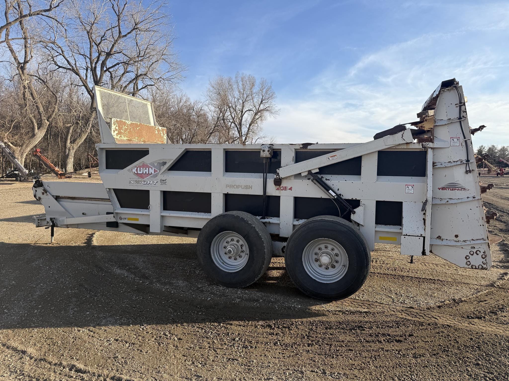 2017 Kuhn Knight 2054VB Equipment Image0