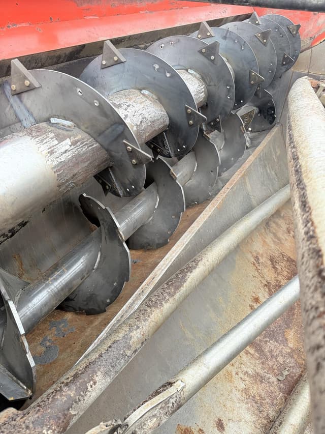 Image of Kuhn Knight RA136 equipment image 3