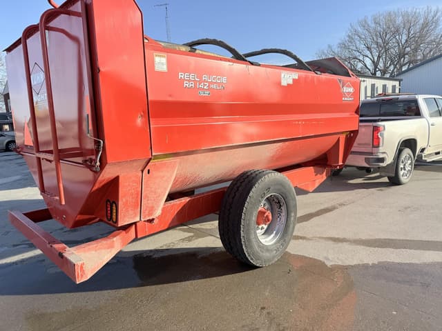 Image of Kuhn Knight RA142 equipment image 2