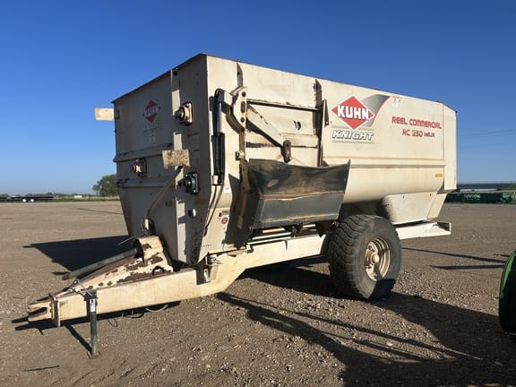 2017 Kuhn Knight RC250 Equipment Image0