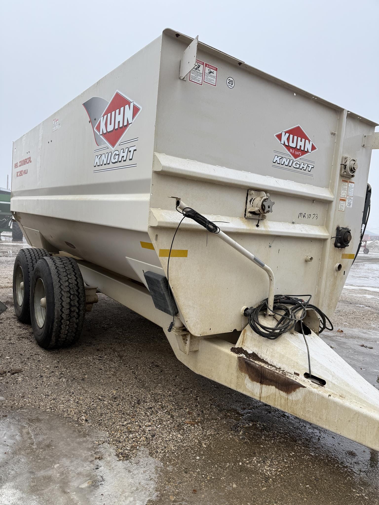 2017 Kuhn Knight RC260 Equipment Image0