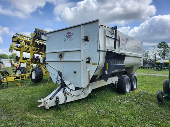 2017 Kuhn Knight RC295 Equipment Image0