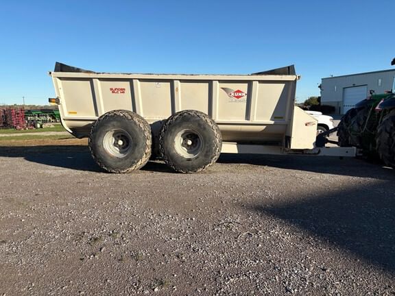 2017 Kuhn Knight SLC141 Image